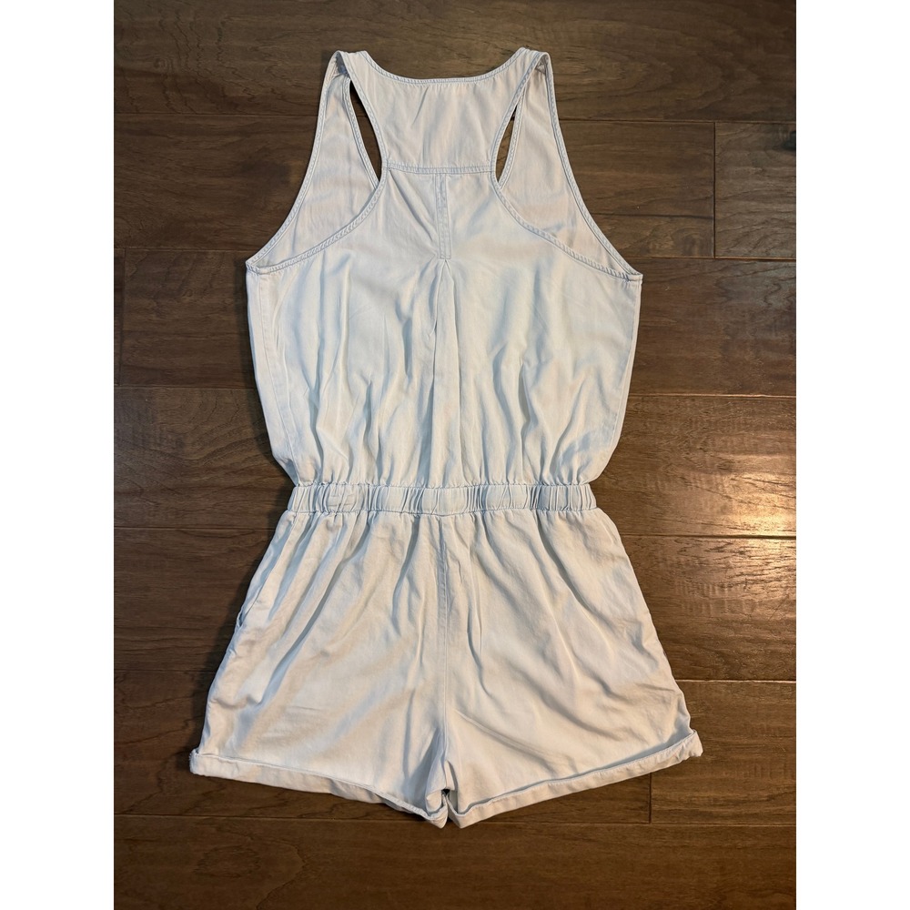 Aaron & Amber‎ Light Wash Chambray Romper Womens Medium Blue Henley Racerback - Picture 3 of 5